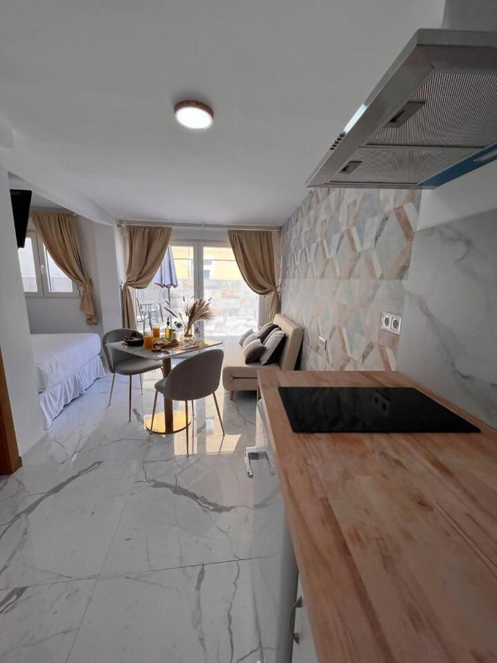 Urban Estudio Elegante Con Terraza Аликанте Екстериор снимка